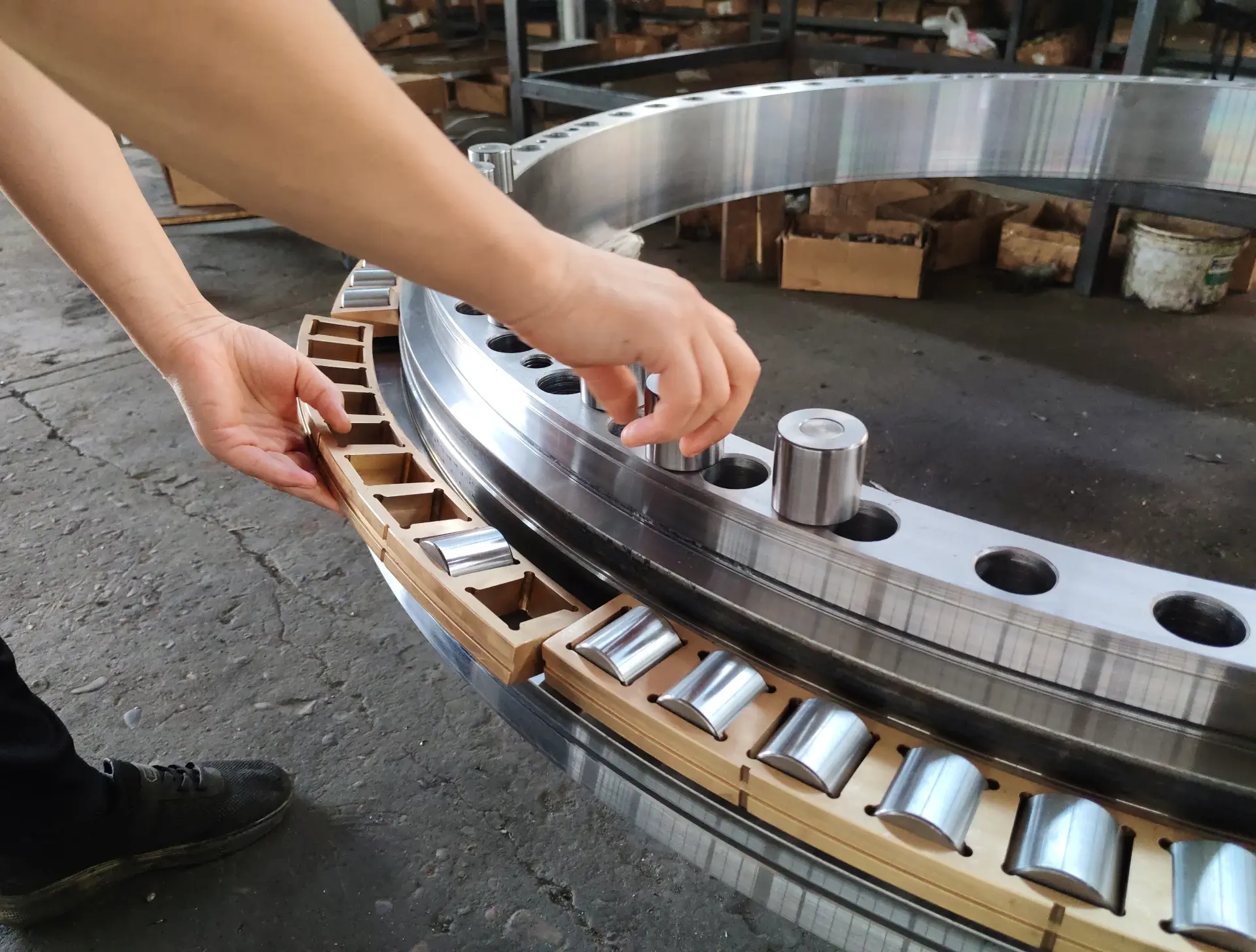 Custom Slewing Bearings/Turntable Bearings